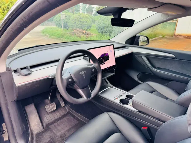 Tesla Model Y — Фото автомобиля 7