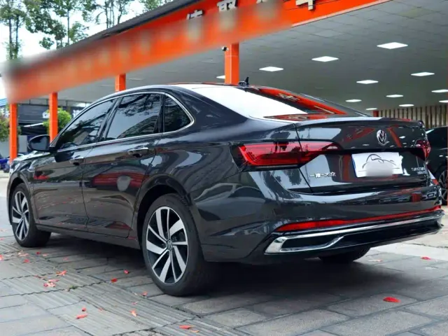 Volkswagen Sagitar — Фото автомобиля 5