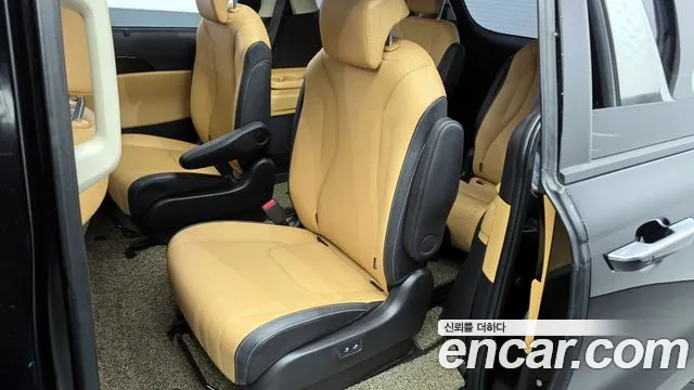 Kia Canival — Фото автомобиля 11