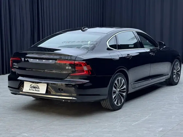 Volvo S90 — Фото автомобиля 15