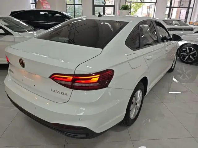 Volkswagen Lavida — Фото автомобиля 6