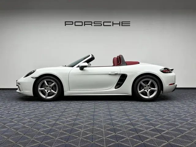Porsche 718 — Фото автомобиля 14
