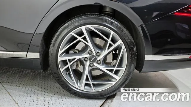 Genesis G90 Бензин 3.5 турбо AWD — Фото автомобиля 18
