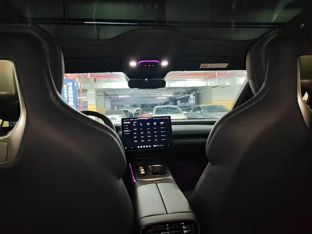 Xiaomi SU7 — Фото автомобиля 17