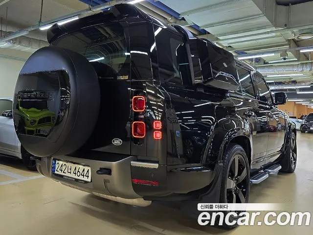 Land Rover Defender — Фото автомобиля 3