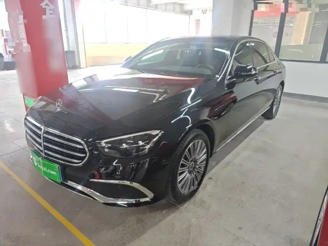 Фотография автомобиля — Mercedes-Benz E-Class