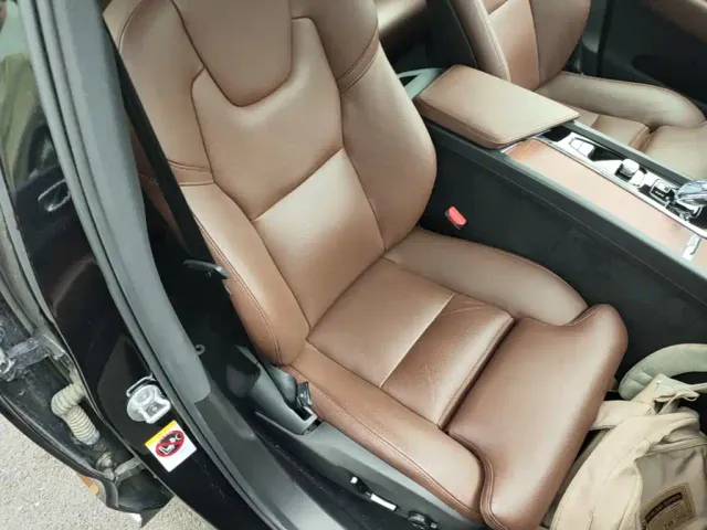Volvo XC60 — Фото автомобиля 24