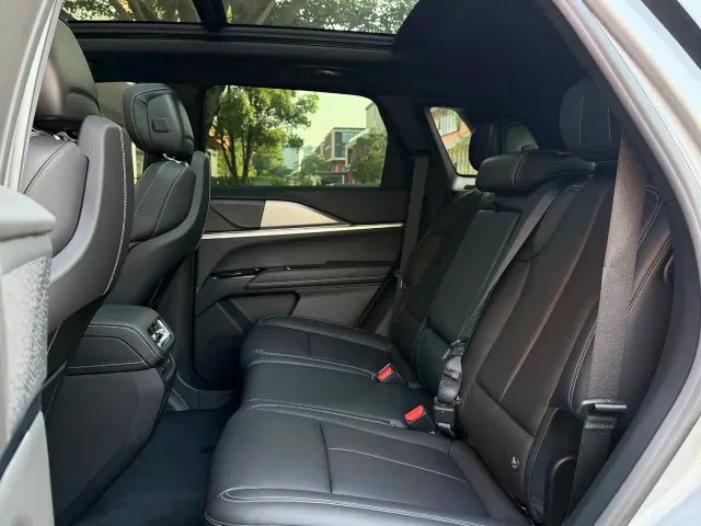 Cadillac XT5 — Фото автомобиля 17