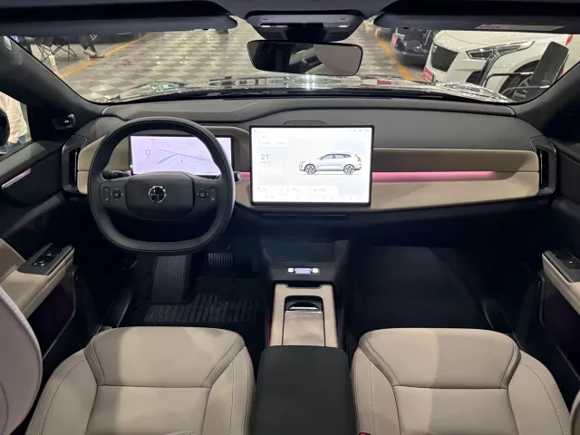 Volvo XC70 Plug-in Hybrid — Фото автомобиля 6