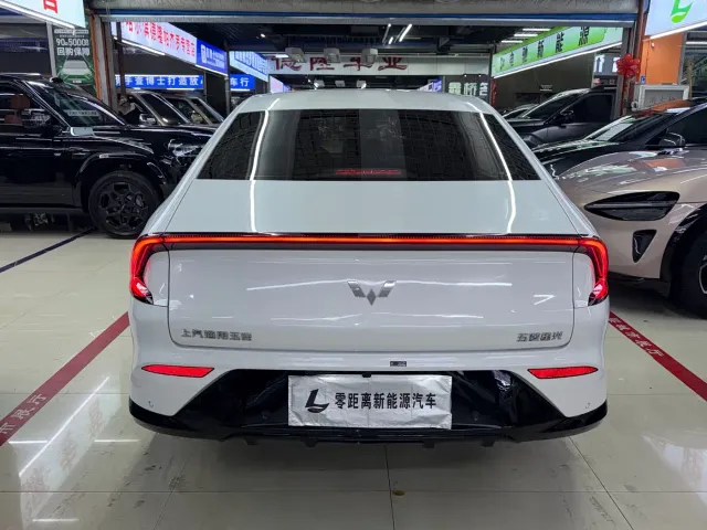 Wuling Starlight — Фото автомобиля 5