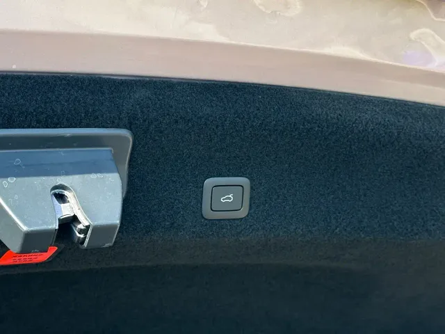 Xiaomi SU7 — Фото автомобиля 27