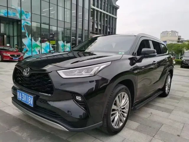 Фотография автомобиля — Toyota Highlander