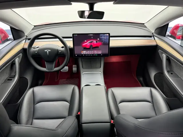 Tesla Model Y — Фото автомобиля 20