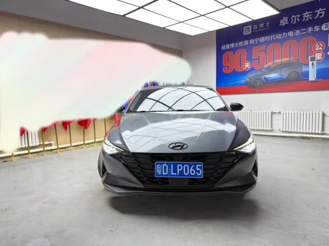 Hyundai Elantra — Фото автомобиля 2