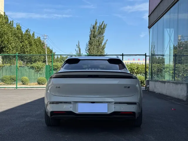 Zeekr 007 GT — Фото автомобиля 4