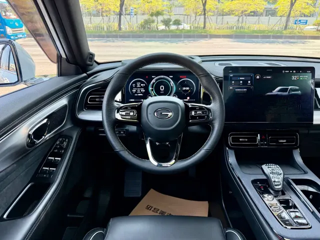 GAC Trumpchi GS8 — Фото автомобиля 10