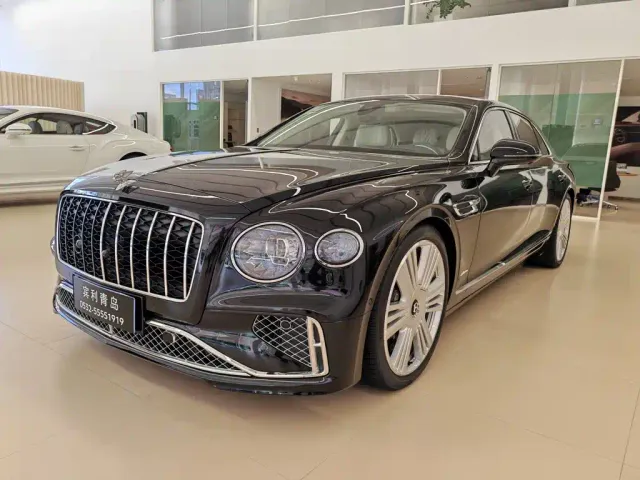 Фотография автомобиля — Bentley Flying Spur