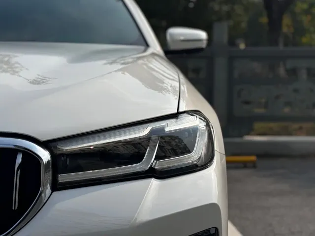 BMW 5 Series — Фото автомобиля 6