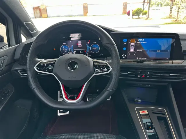 Volkswagen Golf GTI 2021 380TSI DSG GTI — Фото автомобиля 11