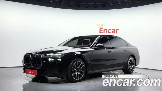 Фотография автомобиля — BMW 7 Series G70