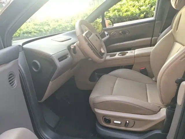 Li Auto i6 — Фото автомобиля 14