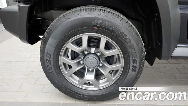 Suzuki Jimny — Фото автомобиля 5