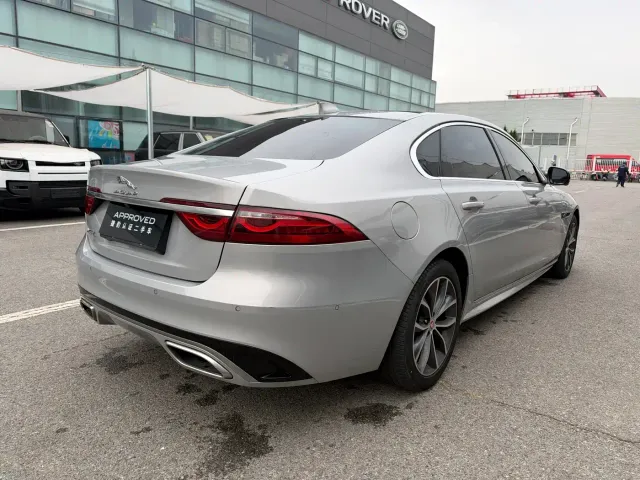 Jaguar XFL — Фото автомобиля 3
