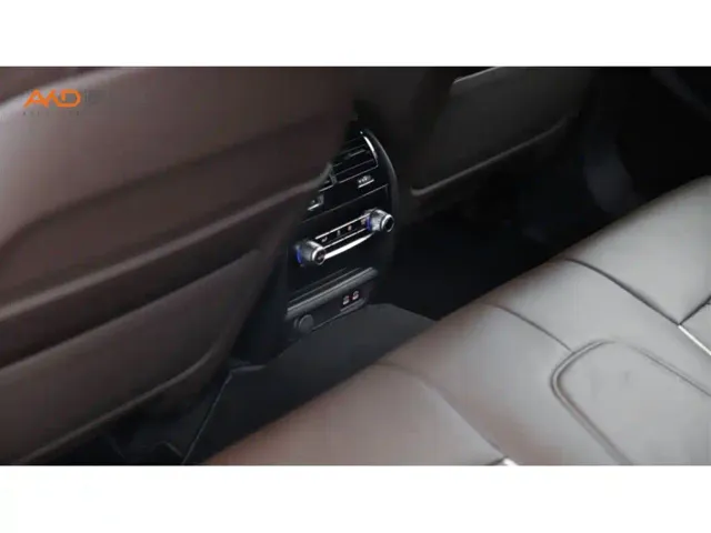 BMW 5 Series — Фото автомобиля 9