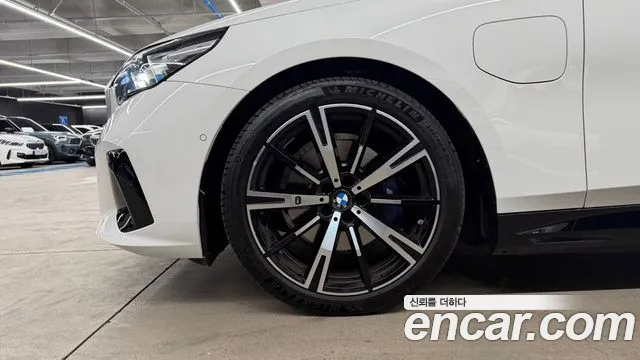 BMW 5-Series — Фото автомобиля 5
