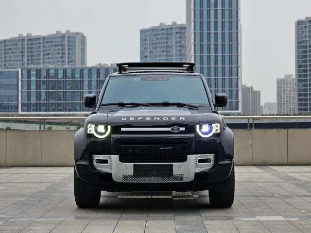 Land Rover Defender — Фото автомобиля 2