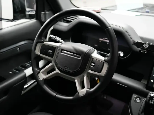 Land Rover Defender — Фото автомобиля 21