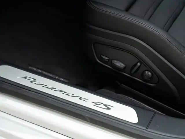 Porsche Panamera — Фото автомобиля 21