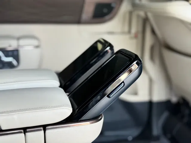Toyota Alphard — Фото автомобиля 13