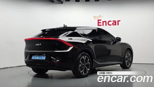 Kia EV6 — Фото автомобиля 2