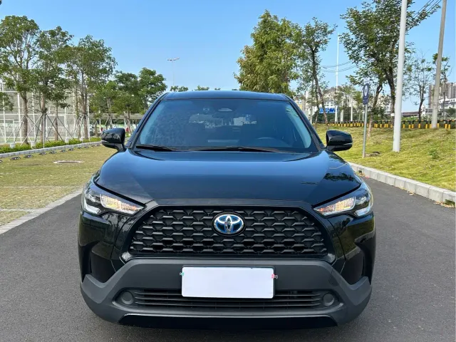 Toyota Corolla Cross — Фото автомобиля 2