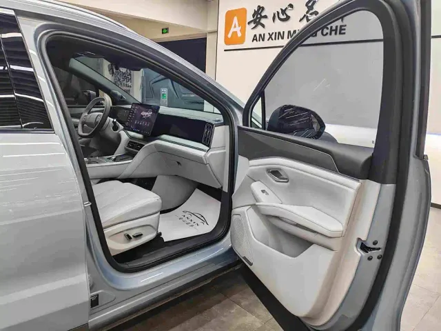BYD Song Ultra — Фото автомобиля 12