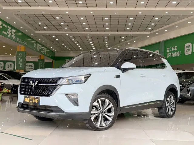 Фотография автомобиля — Wuling Asta