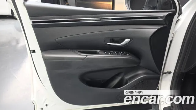 Hyundai Tucson Tucson (NX4) Дизель 2.0 2WD — Фото автомобиля 24