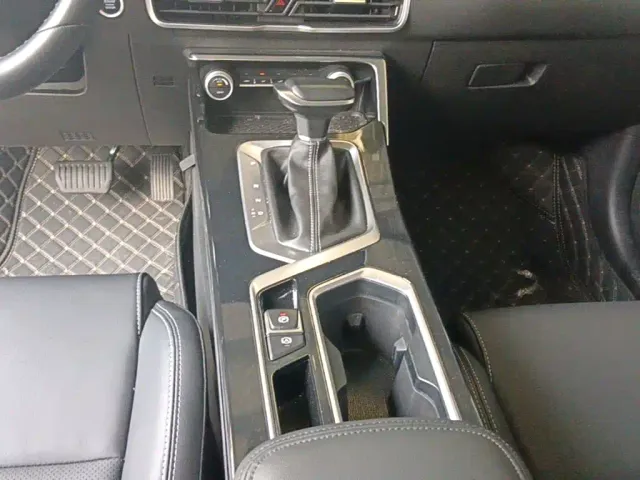 Geely Binyue 2025 1.5L CVT Super Edition MAX — Фото автомобиля 13