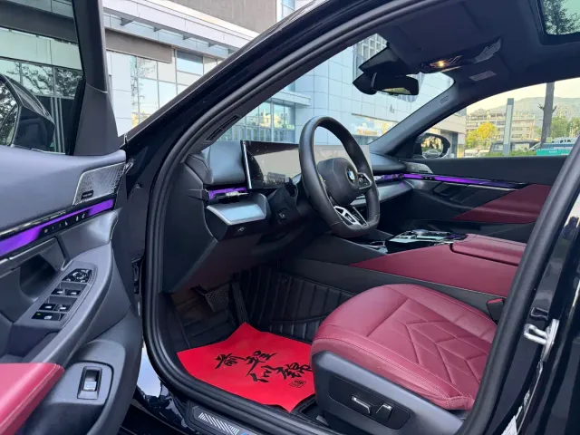 BMW 5 Series — Фото автомобиля 6