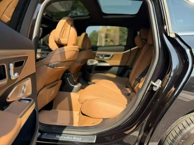 Mercedes-Benz E-Class — Фото автомобиля 6