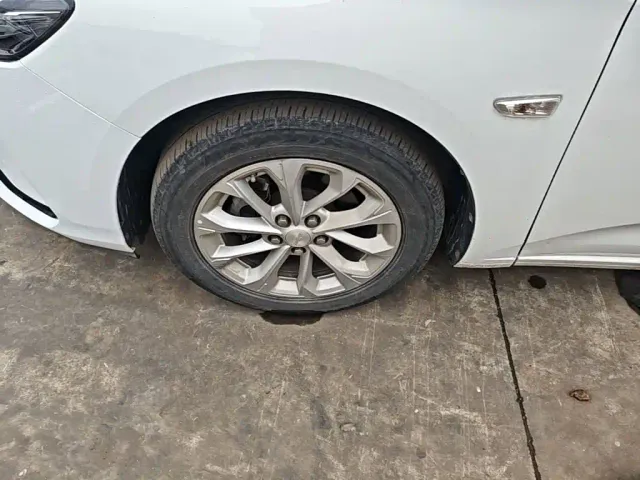 Chevrolet Monza — Фото автомобиля 22