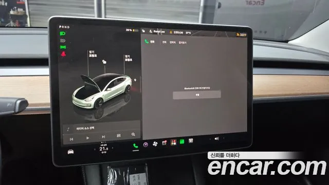 Tesla Model 3 — Фото автомобиля 14