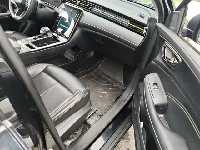 Roewe RX5 — Фото автомобиля 19