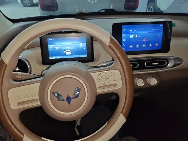 Wuling Hongguang Mini EV — Фото автомобиля 12