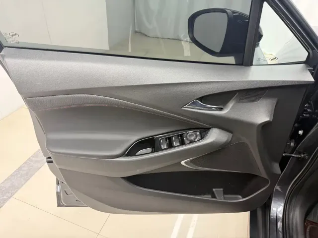 Chevrolet Orlando — Фото автомобиля 12