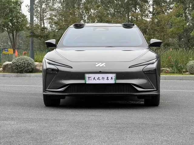 IM Motors L7 — Фото автомобиля 2