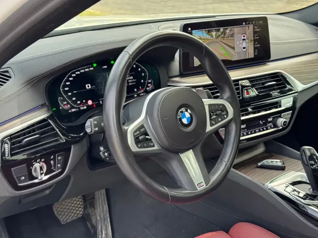 BMW 5 Series — Фото автомобиля 8