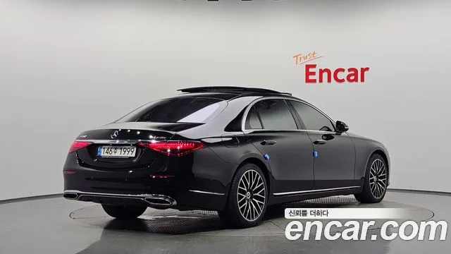 Mercedes-Benz S-Class — Фото автомобиля 2