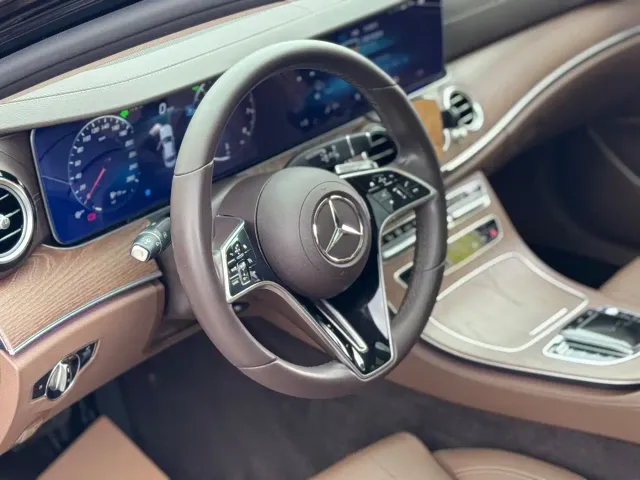 Mercedes-Benz E-Class — Фото автомобиля 21